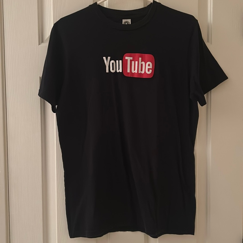 YouTube Logo Short Sleeve Black T-Shirt (Men’s Large)